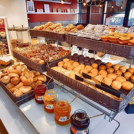 مبيت وإفطار فندق 3*