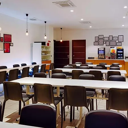 مبيت وإفطار فندق
